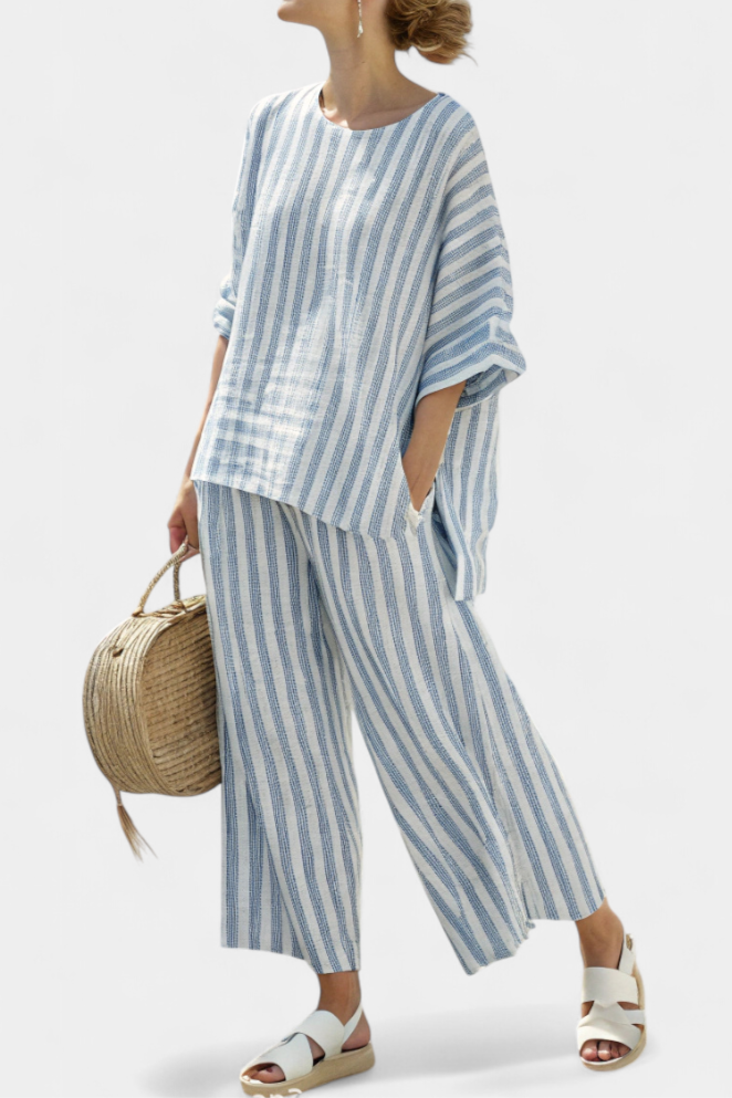 Federica | Top a Righe Blu Sofisticato e Pantaloni Rilassati