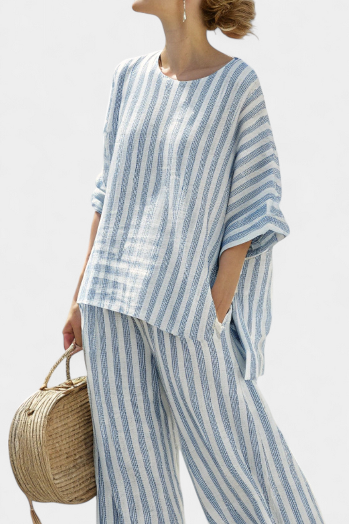 Federica | Top a Righe Blu Sofisticato e Pantaloni Rilassati