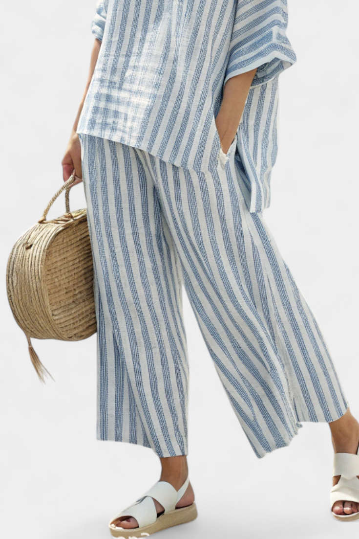 Federica | Top a Righe Blu Sofisticato e Pantaloni Rilassati