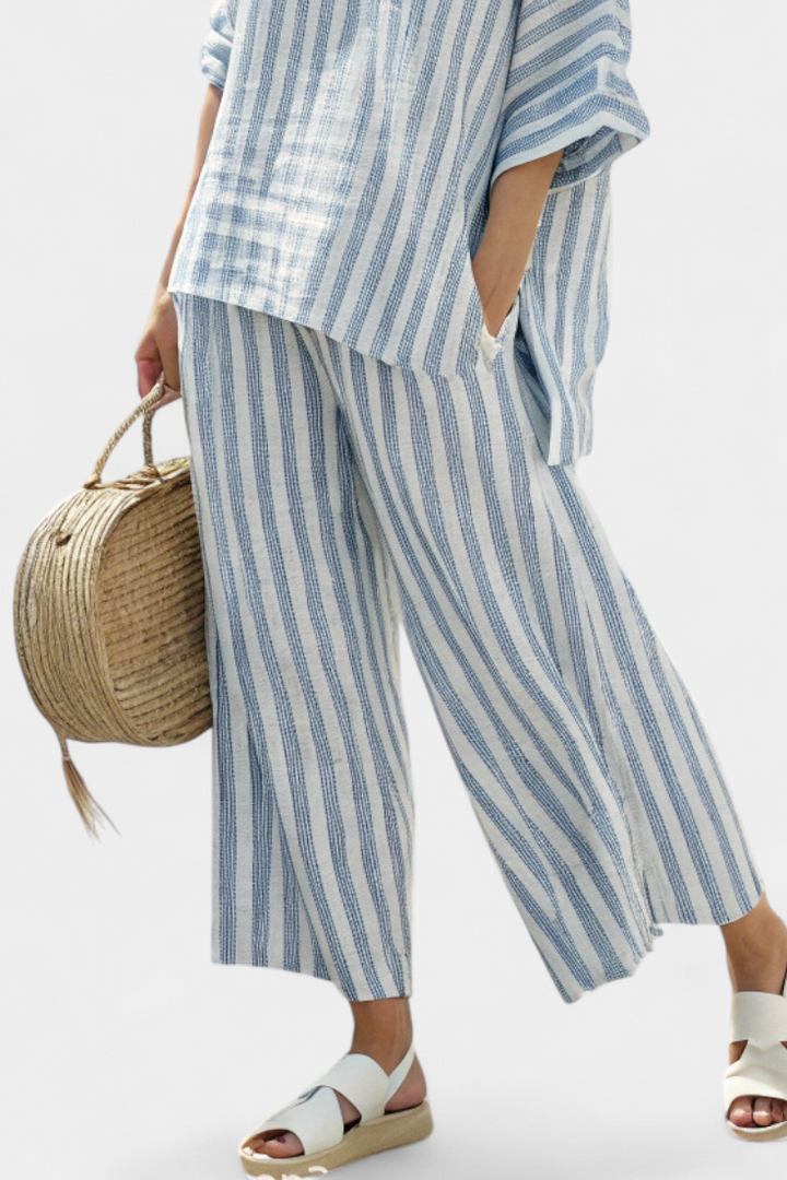 Federica | Top a Righe Blu Sofisticato e Pantaloni Rilassati